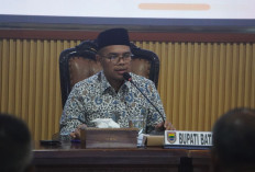 Bupati Batang Gerah, Parkir Truk Liar di Exit Tol Kandeman Kembali Marak dan Membahayakan Pengguna Jalan