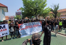Ratusan Warga Datangi PN Pekalongan, Kawal Sidang Praperadilan Kasus Padepokan Padang Ati
