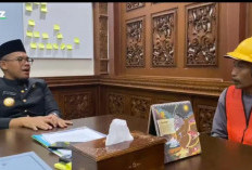 Viral Aksi Amat Ikrom Bersih-bersih Got Pantura Barang Saat Hujan, Bupati Faiz Beri Apresiasi