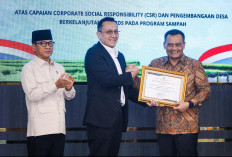 Ahmad Luthfi Terima Penghargaan Program Pengelolaan Sampah dari Kemendes PDT