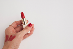4 Lipstik Melembabkan yang Cocok untuk Bibir Kering, Wajah Jadi Makin Cerah
