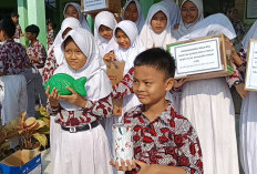 Antusias hingga Bawa Celengan, Ratusan Siswa SDN Kauman Donasikan Tabungan untuk Korban Gempa NTT