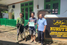 PDAM Kabupaten Pekalongan Tebar 8 Kambing Kurban di Lereng Sumber Mata Air