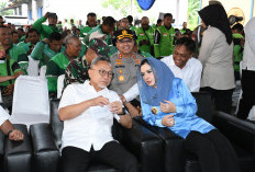 Bupati Pekalongan Fadia Arafiq Dampingi Menko Pangan Pantau Program HAJATAN di Gudang Bulog Bondansari