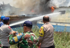 Kapal Mangkrak di Galangan Alur Sungai Sambong Batang Terbakar, Kerugian Ditaksir Rp 100 Juta