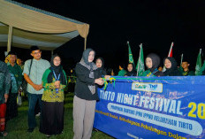 Balgis Diab Puji Kemeriahan Tirto Night Festival Pekalongan: Sarana Syiar Islam dan Guyub Rukun