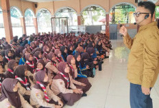 Bekali Pemilih Pemula, KPU Kabupaten Pekalongan Gelar KPU Mengajar di SMAN 1 Kedungwuni