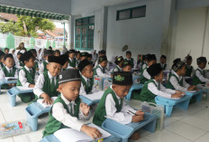 Salam Art Asah Kreativitas Siswa TK Muslimat NU Rowokembu, Sejumlah Anak Mulai Berprestasi