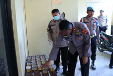Polisi Harus Bebas Narkoba! Kapolres hingga PJU Polres Pekalongan Jalani Tes Urine Mendadak