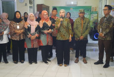 Tinjau 3 Lokasi Pasca Banjir, Bupati Kendal Pastikan Warga Sehat dan Dokumen Aman