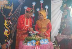 Hardiknas 2026 di Dindik Kota Pekalongan: Fashion Show Baju Adat Nusantara Hingga Pesan Penting Mabruri