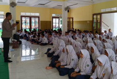 Bhabinkamtibmas Polres Pekalongan Serentak Masuk Sekolah, Sosialisasikan Stop Bullying dan Bijak Bermedsos