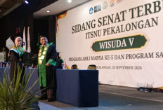 Wisuda ITSNU Pekalongan Cetak Rekor, 373 Mahasiswa Resmi Sandang Gelar Akademik
