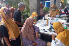 Antisipasi Penyakit Pasca Banjir, Dinkes Pekalongan Intensifkan Layanan Kesehatan di Pengungsian