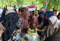 Tradisi Tumpeng Getuk, Warga Cepokokuning Padukan Syawalan dengan Wisata Air
