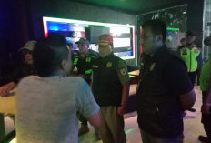 Satpol PP Batang Tutup Paksa Tempat Karaoke Nakal yang Buka di Bulan Ramadan