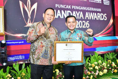 Plt Bupati Pekalongan Sukirman Terima Mandaya Award, Angka Kemiskinan Turun Jadi 7,8 Persen