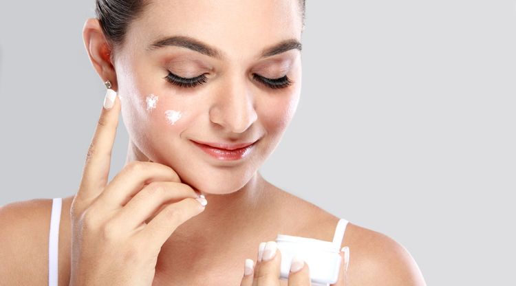 8 Mitos Seputar Skincare yang Tak Perlu Anda Percaya