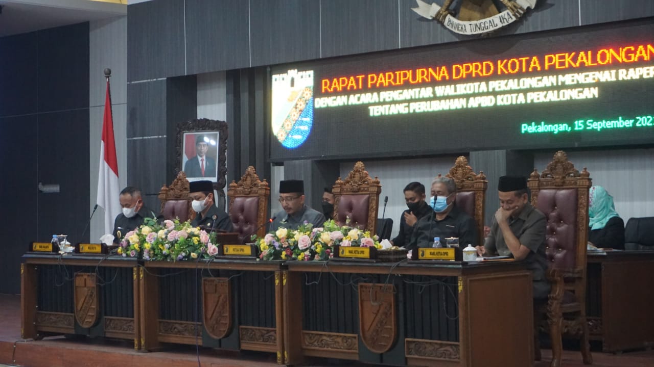 Rapat Paripurna DPRD Bahas Agenda Perubahan APBD dan Usulan Dua Raperda