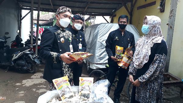 Bantu Pemasaran Produk UMKM Dimasa Pandemi, Bupati Luncurkan Katalog Nglarisi Dodolan