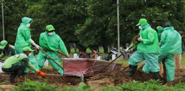 Angka Kematian Akibat Covid-19 Tinggi, Dibantu Alat Berat Sehari Disperkim Siapkan 15 Lubang Makam