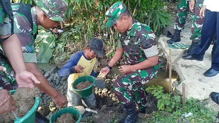 Bantu Pemerintah Daerah, TNI Buat Drainase
