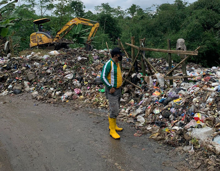 Dikeluhkan, Tumpukan Sampah Jalur Surjo Reban