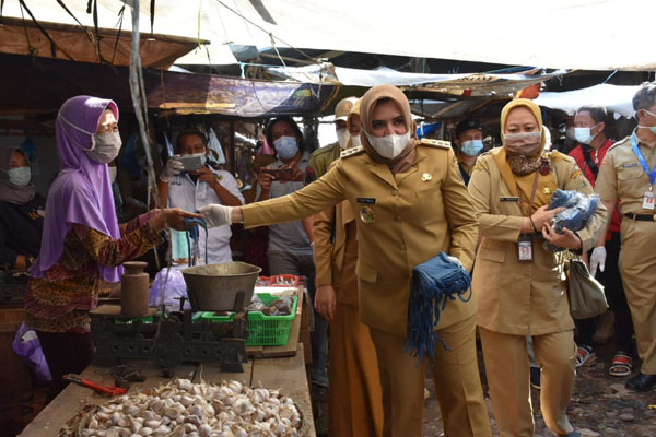 Bupati Fadia: Pedagang Masih Bisa Jualan, Yang Penting Patuhi Prokes