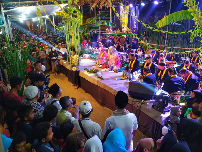 Festival Bur Suro Tradisi Lama yang Kembali Dibangkitkan