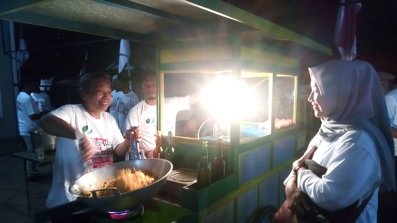 Ribuan Warga Ikuti Festival Nasi Goreng di Desa Wonopringgo