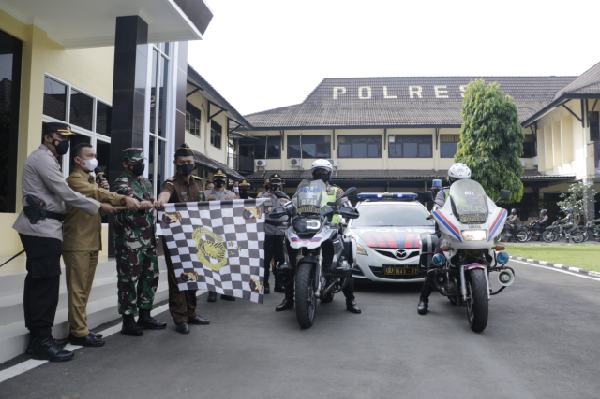 Malam Pergantian Tahun, Bupati Batang 'Undang' Gus Miftah