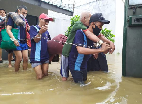 Lapas Pekalongan Kebanjiran, 150 Napi Dievakuasi