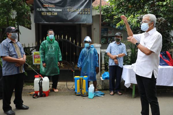 Ganjar Instruksikan Bupati/Wali Kota untuk Awasi Pasar dan Restoran