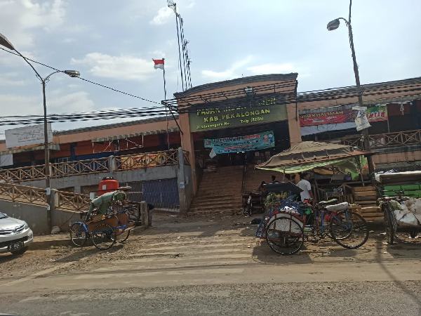 Pengunjung Pasar Turun 60 Persen, Pedagang Kelimpungan Angsuran Kredit Terus Berjalan