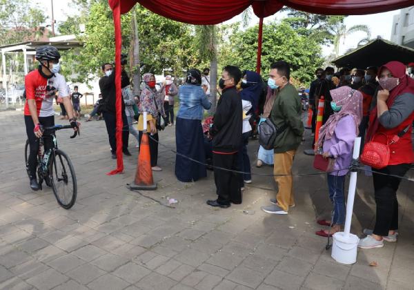 Timbulkan Kerumunan, Ganjar Minta Alur Pelaksanaan Vaksinasi Dievaluasi