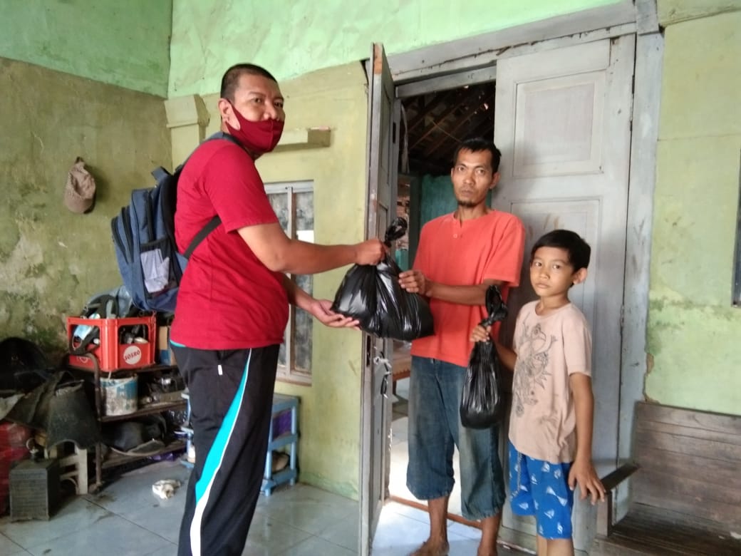 SD Muhammadiyah Bligo 01 Bagikan Daging Kurban untuk Siswa-siswi dan Warga Sekitar