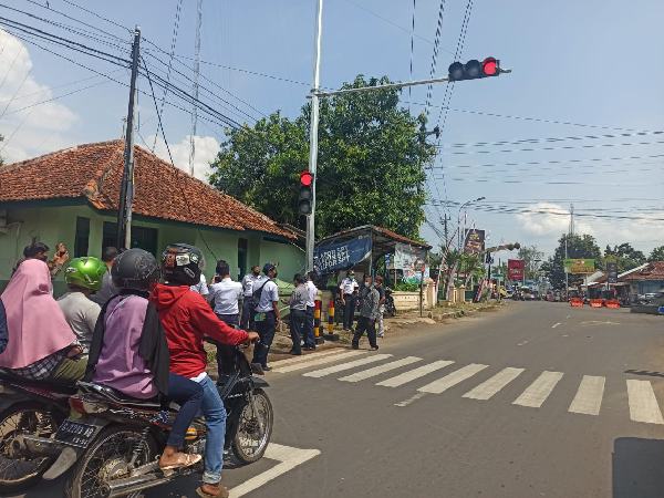 Traffic Light Tugu Duren Mulai Dioperasikan