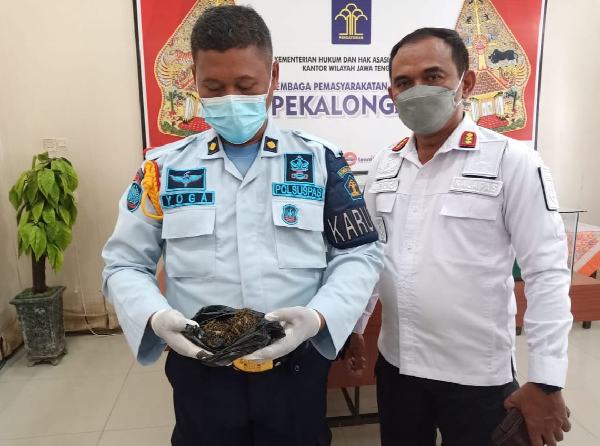 Petugas Lapas Pekalongan Gagalkan Penyelundupan 0,5 Ons Ganja ke dalam Lapas