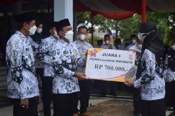 PGRI Apresiasi Pemkab Batang dalam Kesejahteraan Guru