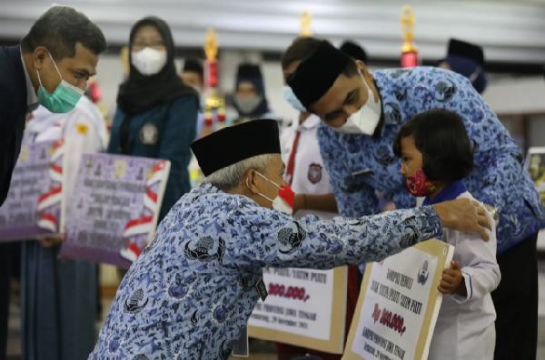 Ganjar : Transformasi ASN,  Persiapan Untuk Masuk Society 5.0