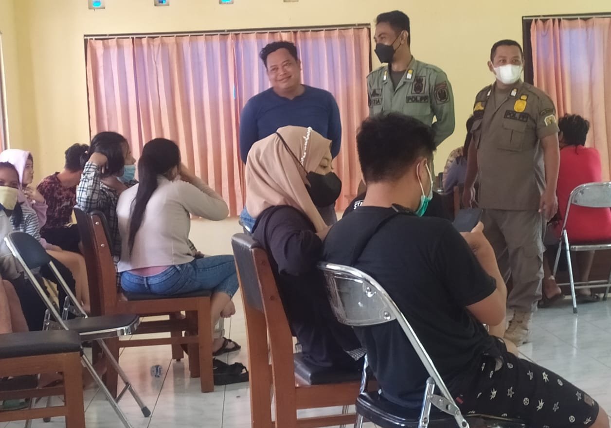 Razia Kosan, Petugas Pergoki Pasangan Muda Mudi