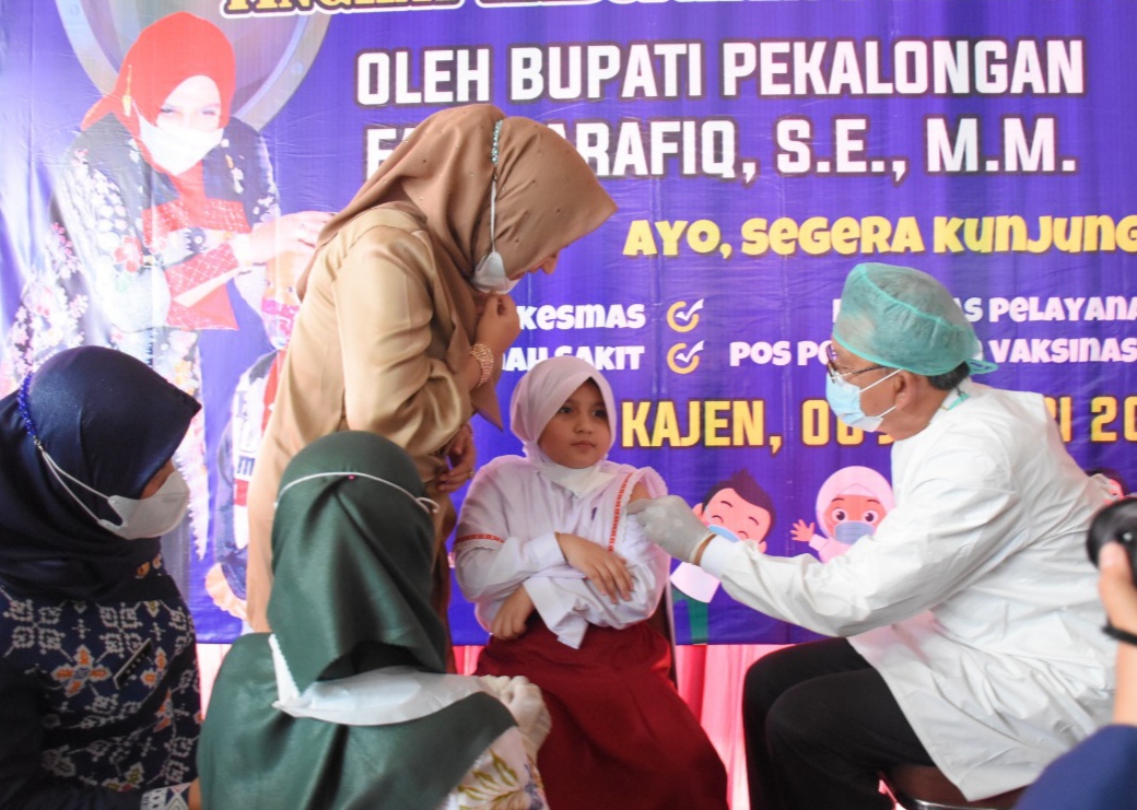 Bupati Fadia Canangkan Vaksinasi Anak