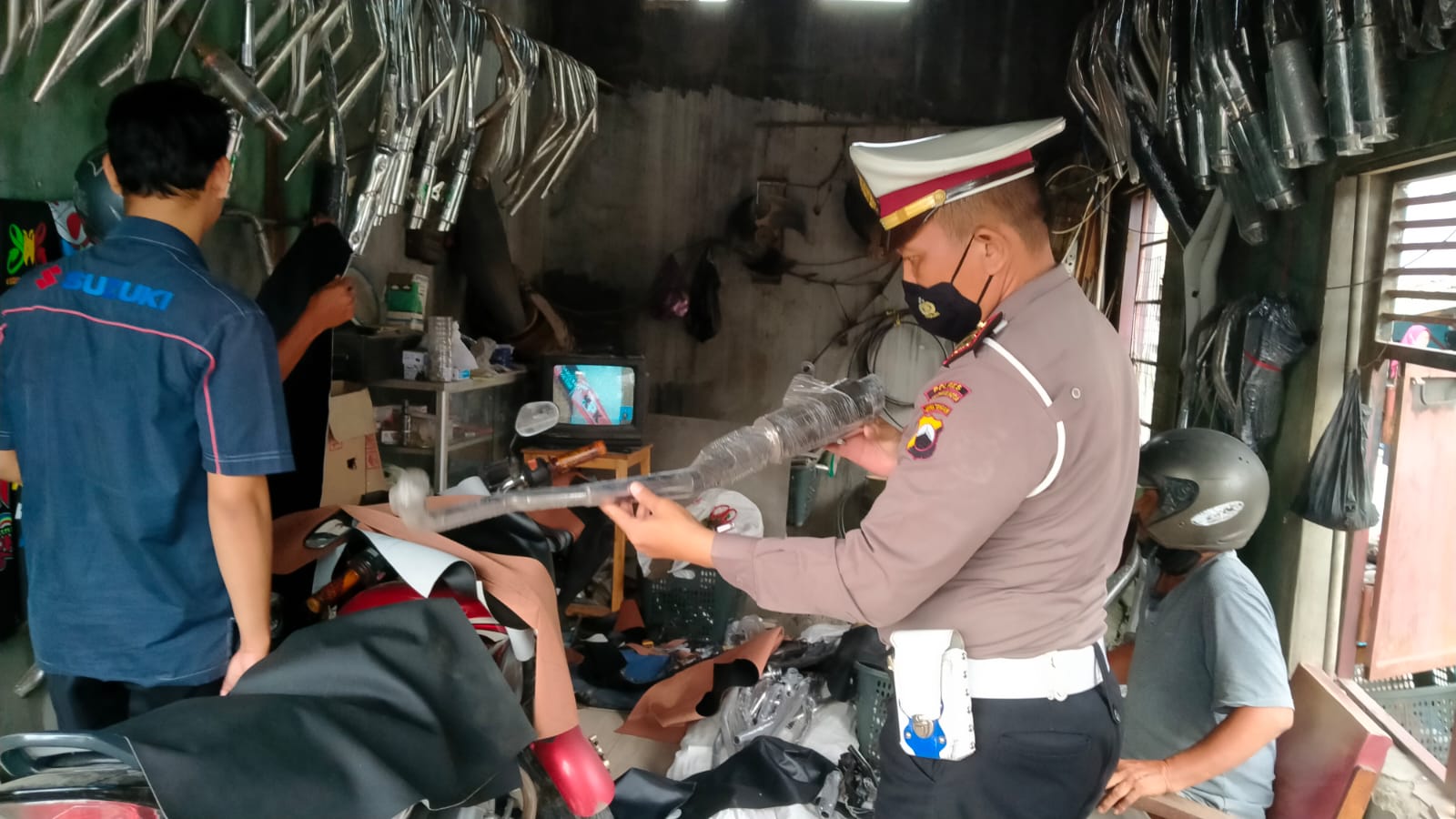 Pastikan Tak Ada Knalpot Brong, Satlantas Sidak Toko Knalpot dan Bengkel Motor