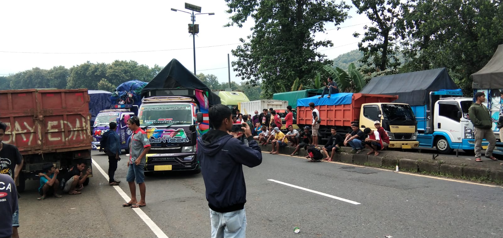 Jalur Pantura Lumpuh, Sopir Truk Demo Tolak Penertiban Odol
