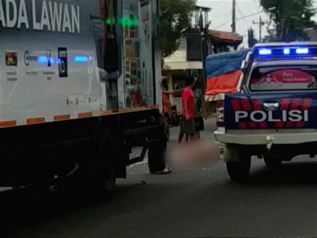 Jatuh dan Masuk Kolong Truk, Pelajar Putri Tewas Terlindas