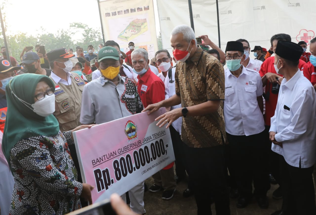 Dibangunkan Rumah, Ganjar Minta Warga tak Tinggal Lagi di Lokasi Tanah Gerak Tegal