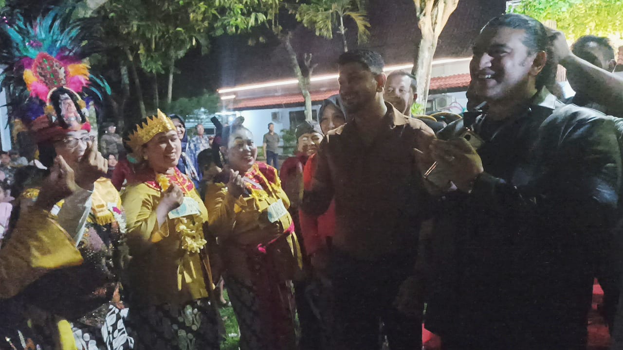 Pakaian Adat Nusantara Meriahkan HBH Bapera