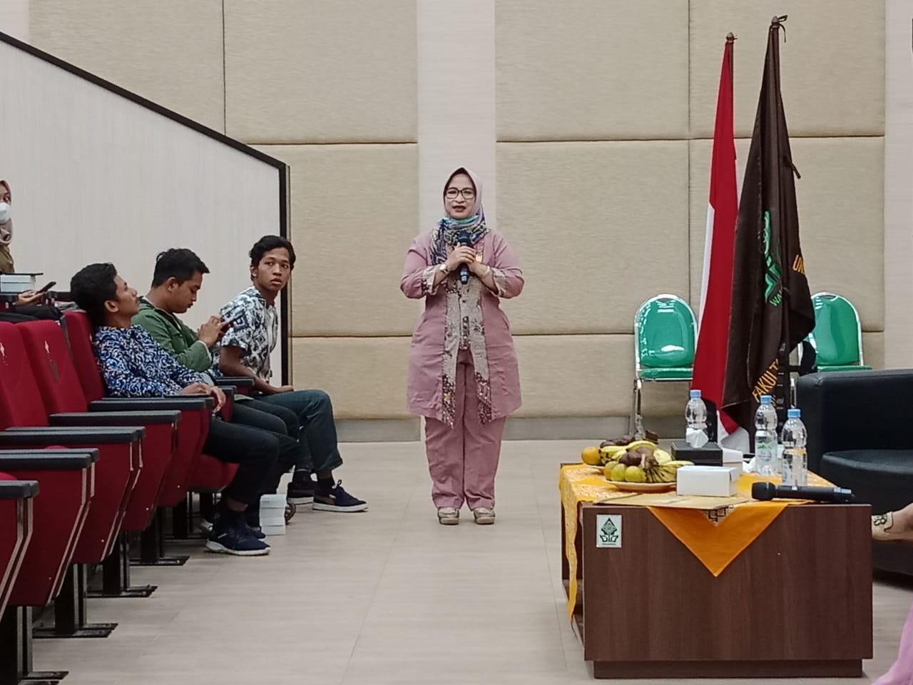 Dihadapan Mahasiswa UIN Semarang, Ketua DPRD Kabupaten Pekalongan Jelaskan Sejarah hingga Isi UU TPKS