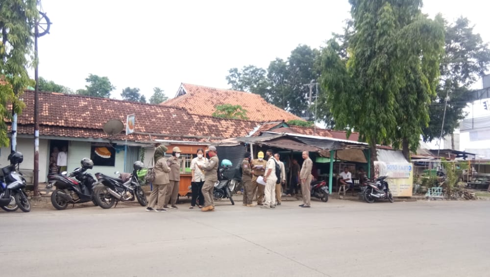 FPDIP DPRD Batang Minta PKL Berjualan di Trotoar dan Bahu Jalan Ditertibkan