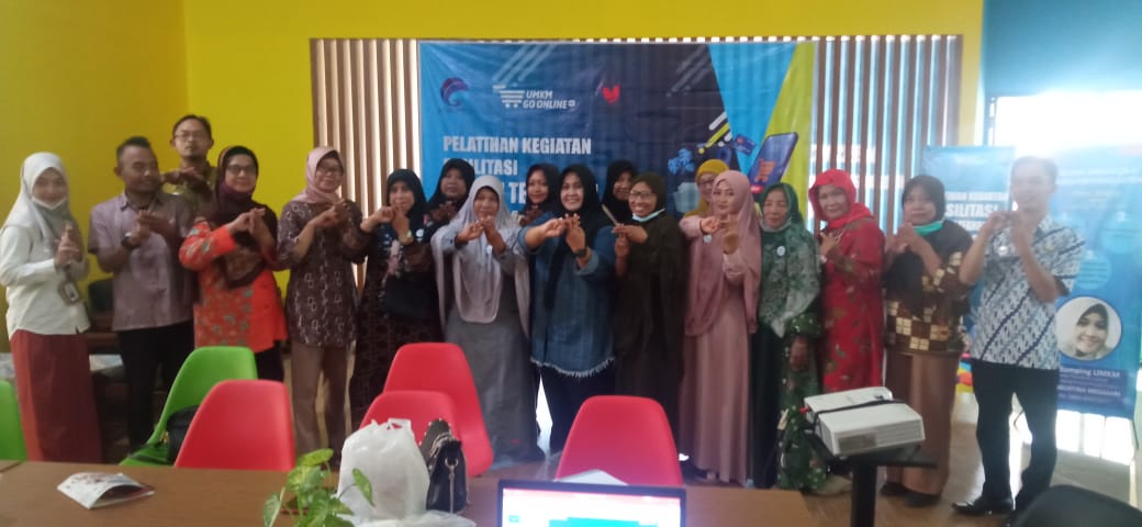 UMKM Olahan Ikan di Kota Pekalongan Terima Pelatihan Adopsi Teknologi Digital